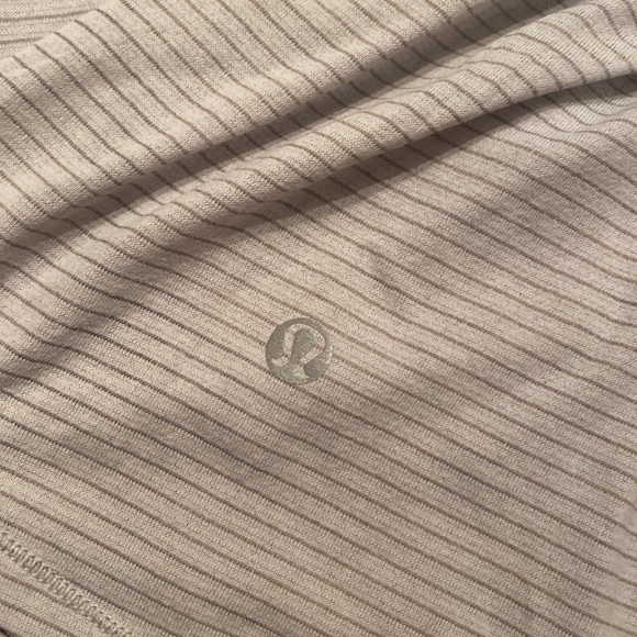 🆕🍋Lululemon Clip-In open back tank, light gray striped - Picture 6 of 9